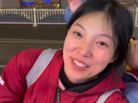 身份曝光老公自杀二婚被赶出门本人回应麻将胡了2试玩网站女子带两娃摆摊后续(图11)